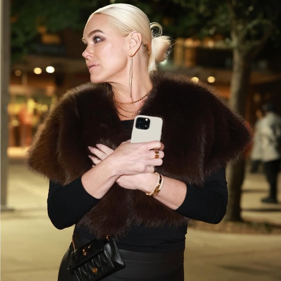 Meet your Posher, Heather - Picture 2 of 7